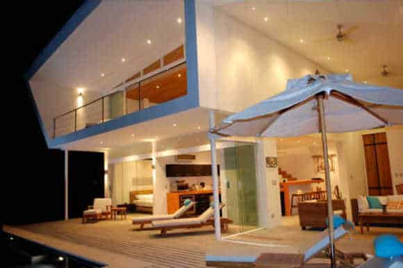 Beachfront House in Hermosa, Casa Mil Bienvenidas. CRE